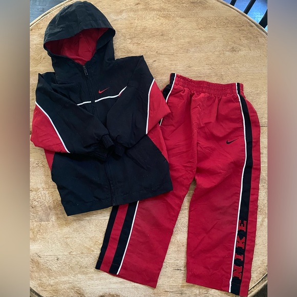 Vintage Nike Boys’‎ Sz 4 Red/Black Hooded Windbreaker Track Suit - Picture 1 of 17